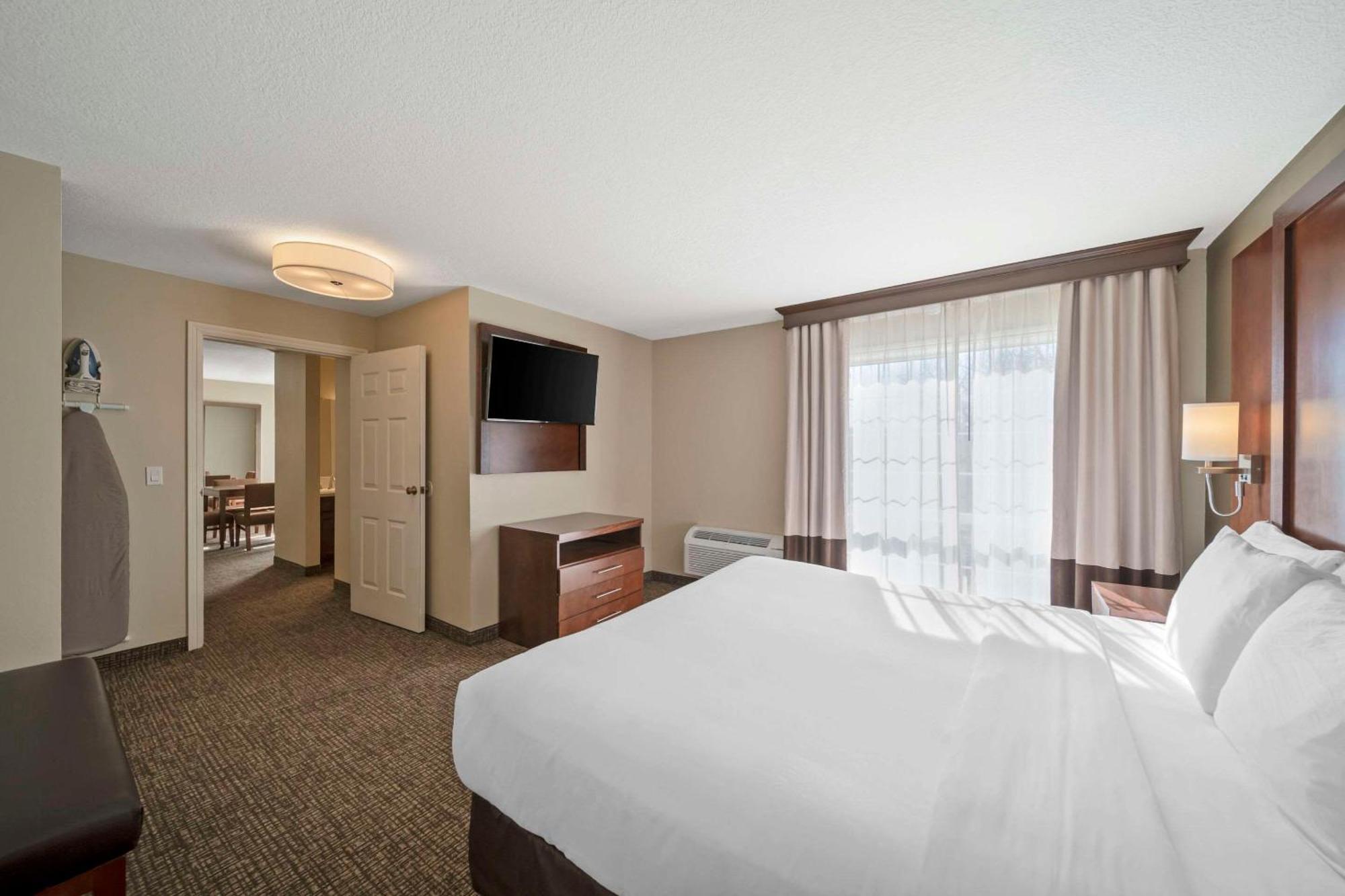 Comfort Suites Red Bluff Near I-5 Exterior foto